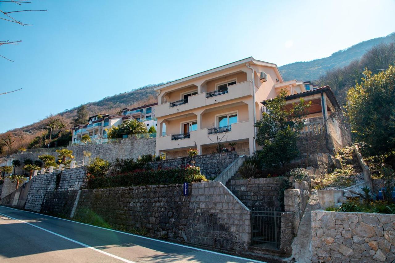 La Castagna Apartments Kotor Buitenkant foto