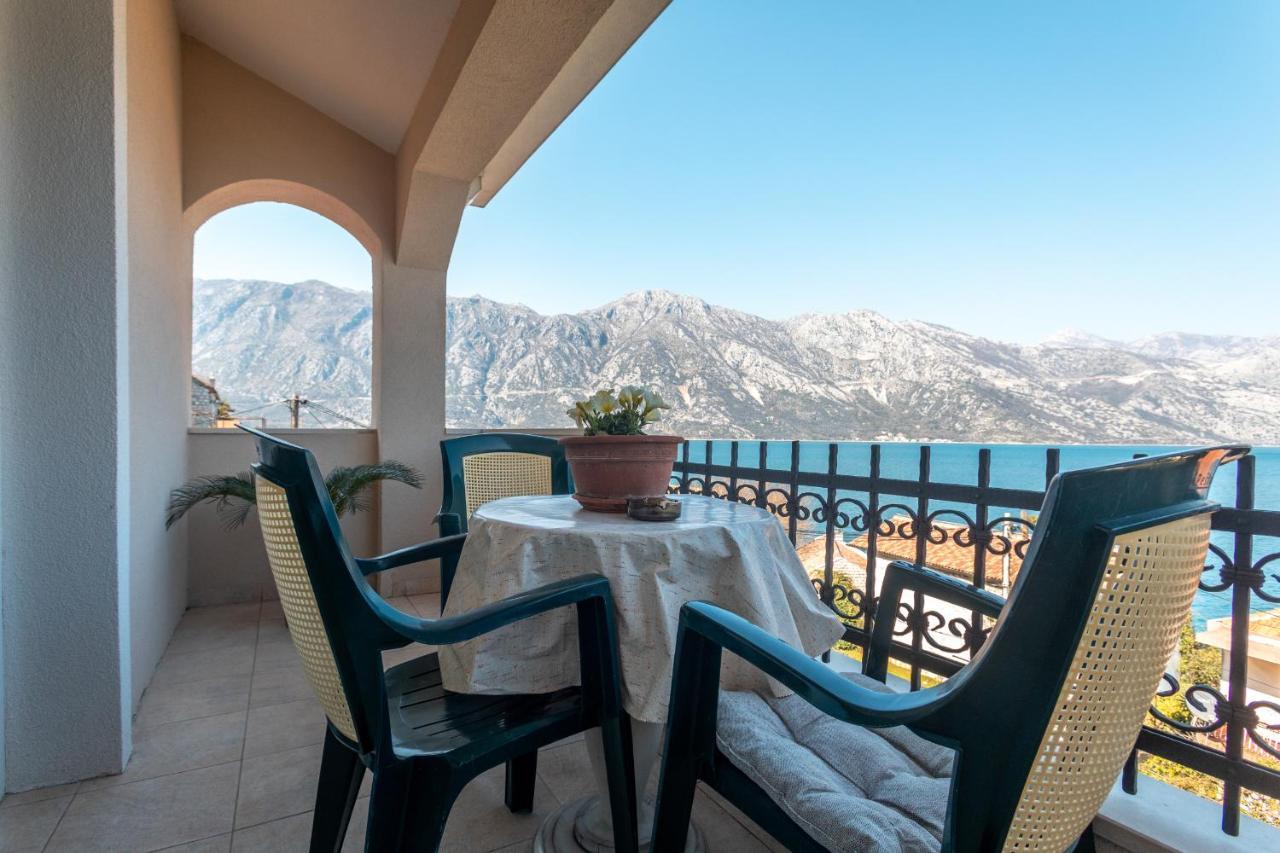 La Castagna Apartments Kotor Buitenkant foto